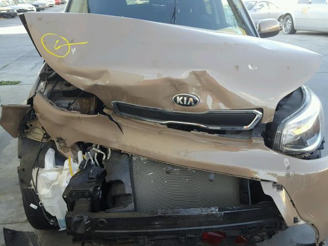 KNDJN2A27F7216400 - 2015 KIA SOUL BROWN photo 7