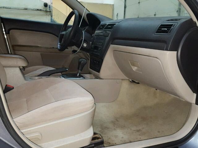 3FAFP07Z56R209372 - 2006 FORD FUSION GRAY photo 5