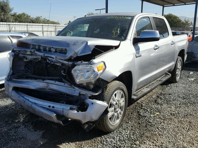 5TFAY5F19FX462292 - 2015 TOYOTA TUNDRA CRE SILVER photo 2