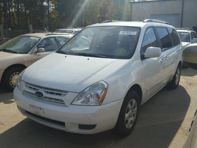 KNDMG4C39A6360926 - 2010 KIA SEDONA LX WHITE photo 2