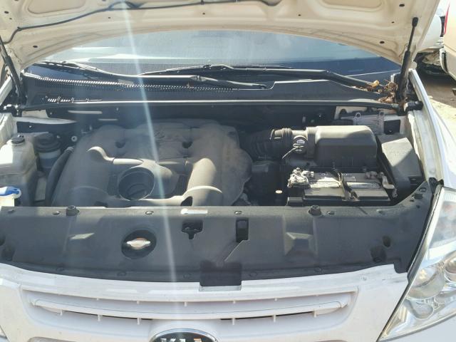 KNDMG4C39A6360926 - 2010 KIA SEDONA LX WHITE photo 7