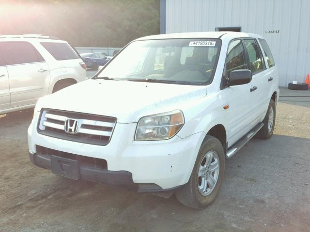 5FNYF28107B004152 - 2007 HONDA PILOT LX WHITE photo 2