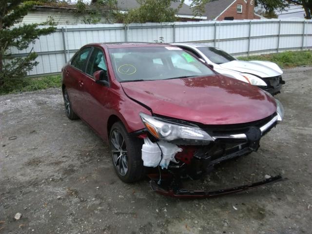 4T1BF1FK6HU746054 - 2017 TOYOTA CAMRY LE წითელი ფოტო 1