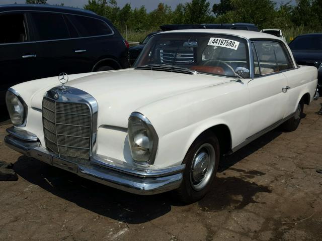 11102112031437 - 1963 MERCEDES-BENZ 220 SE WHITE photo 2