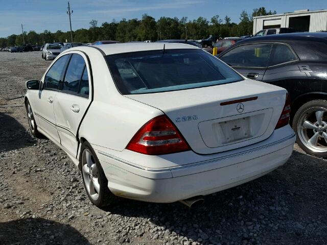 WDBRF52H96A892076 - 2006 MERCEDES-BENZ C GENERATI WHITE photo 3