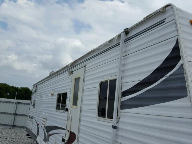 4YDT31B255E317689 - 2005 KEYSTONE HORNET Белый фото 9