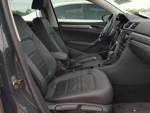 1VWDT7A35HC050068 - 2017 VOLKSWAGEN PASSAT R-L GRAY photo 5