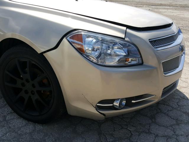 1G1ZE5EB2AF135732 - 2010 CHEVROLET MALIBU LTZ ოქროსფერი ფოტო 9