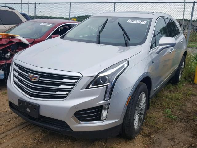 1GYKNDRS5HZ261017 - 2017 CADILLAC XT5 LUXURY SILVER photo 2