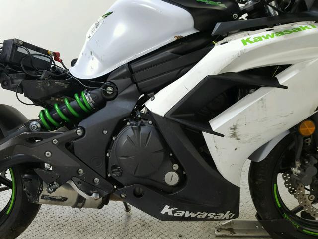 JKAEXEE11FDA17940 - 2015 KAWASAKI EX650 E WHITE photo 11