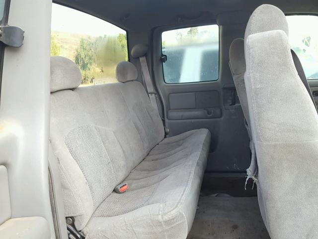 1GCGK29U9YE303156 - 2000 CHEVROLET SILVERADO GRAY photo 6