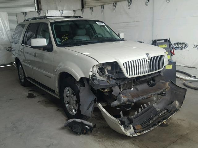 5LMFU27576LJ22169 - 2006 LINCOLN NAVIGATOR WHITE photo 1