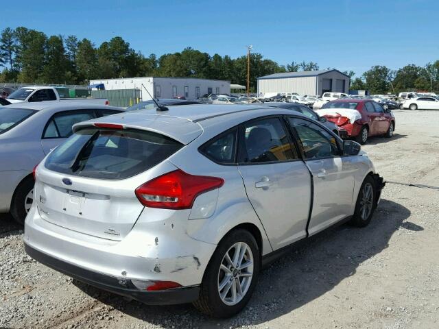 1FADP3K25FL202181 - 2015 FORD FOCUS SE SILVER photo 4