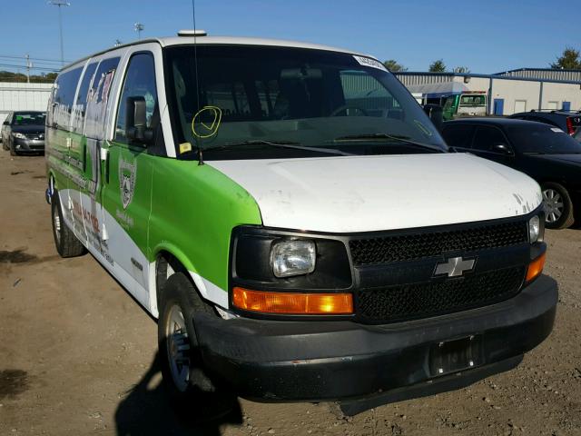 1GAHG39U941164281 - 2004 CHEVROLET EXPRESS G3 WHITE photo 1