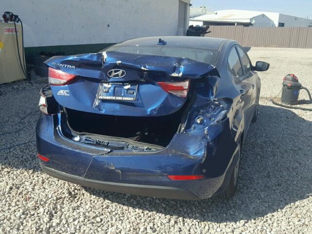 5NPDH4AE5GH724498 - 2016 HYUNDAI ELANTRA SE BLUE photo 4