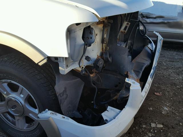 1FMFU18525LA38478 - 2005 FORD EXPEDITION WHITE photo 9