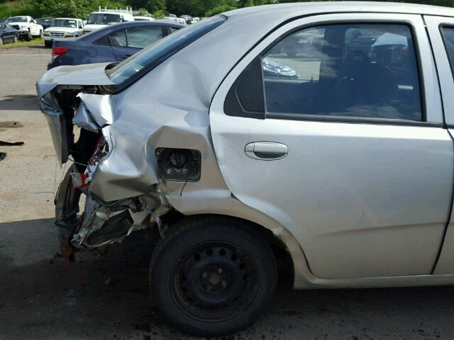 KL1TD52614B217641 - 2004 CHEVROLET AVEO GRAY photo 9