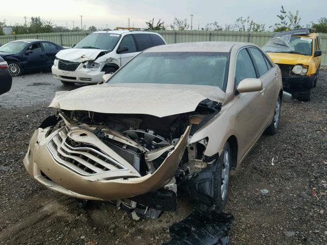 4T1BF3EK1AU054657 - 2010 TOYOTA CAMRY GOLD photo 2