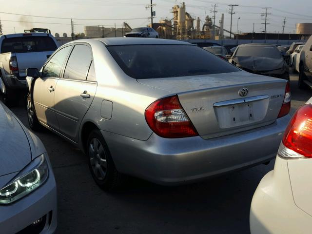 4T1BE32K83U647815 - 2003 TOYOTA CAMRY LE ვერცხლისფერი ფოტო 3