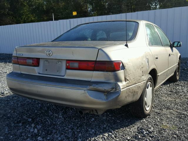 4T1BG22K7WU386766 - 1998 TOYOTA CAMRY CE GOLD photo 4