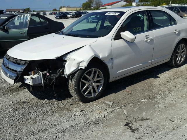 3FAHP0JA5AR307452 - 2010 FORD FUSION WHITE photo 9