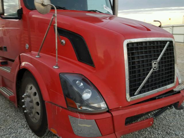 4V4NC9TJ87N464628 - 2007 VOLVO VN VNL RED photo 7