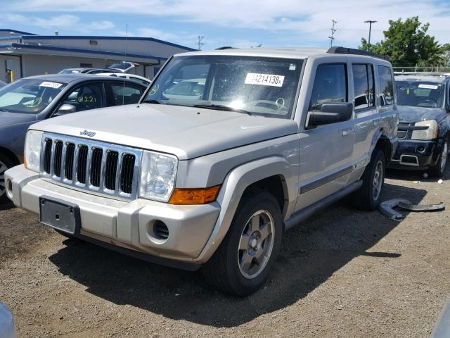 1J8HH48K17C627591 - 2007 JEEP COMMANDER SILVER photo 2