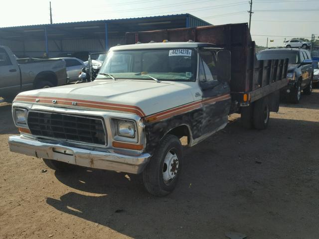 F37BEEJ2178 - 1979 FORD F350 WHITE photo 2