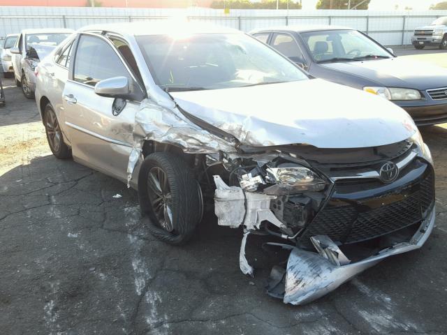 4T1BF1FK4FU087985 - 2015 TOYOTA CAMRY LE GRAY photo 1