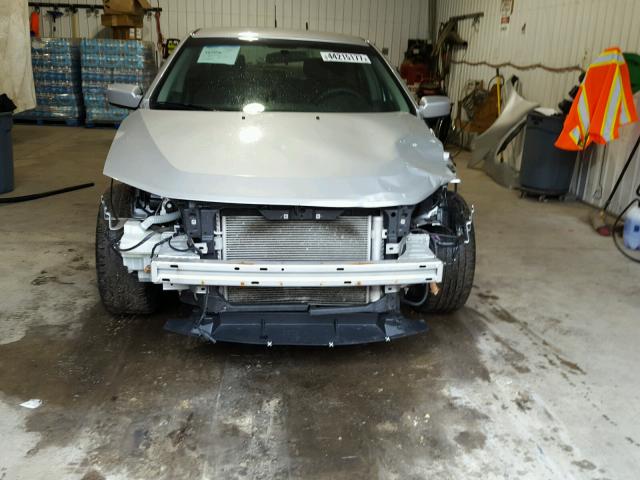 3FAHP0HA1CR165190 - 2012 FORD FUSION SE SILVER photo 9