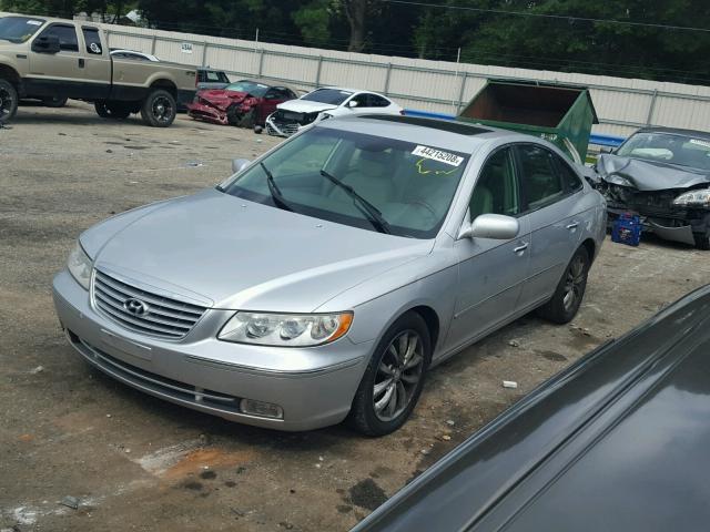 KMHFC46F57A202613 - 2007 HYUNDAI AZERA SE SILVER photo 2