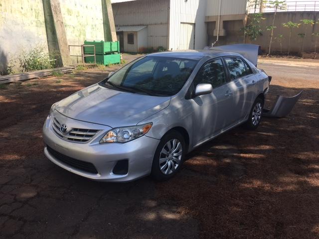 2T1BU4EEXDC937586 - 2013 TOYOTA COROLLA SILVER photo 2