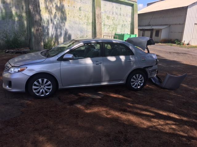 2T1BU4EEXDC937586 - 2013 TOYOTA COROLLA SILVER photo 9