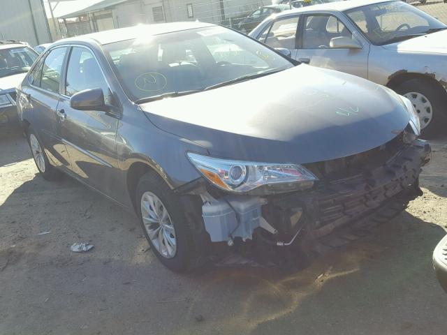 4T4BF1FK4FR446838 - 2015 TOYOTA CAMRY LE GRAY photo 1