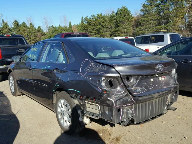 4T4BF1FK4FR446838 - 2015 TOYOTA CAMRY LE GRAY photo 3