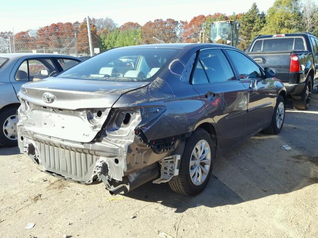 4T4BF1FK4FR446838 - 2015 TOYOTA CAMRY LE GRAY photo 4