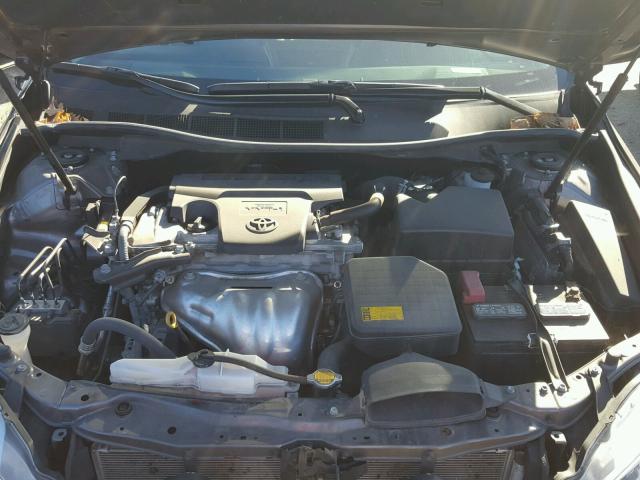 4T4BF1FK4FR446838 - 2015 TOYOTA CAMRY LE GRAY photo 7