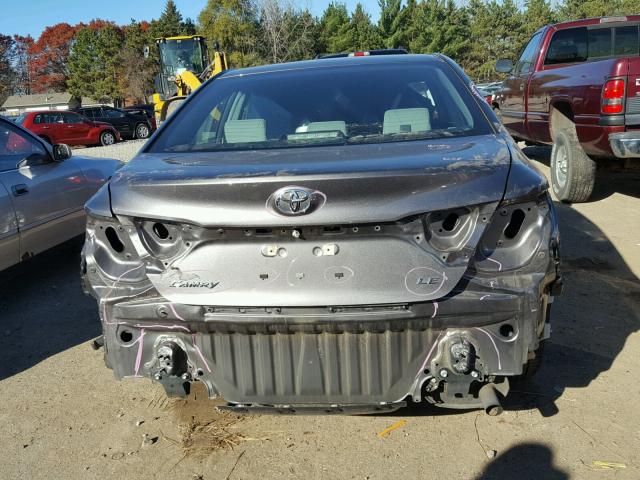 4T4BF1FK4FR446838 - 2015 TOYOTA CAMRY LE GRAY photo 9