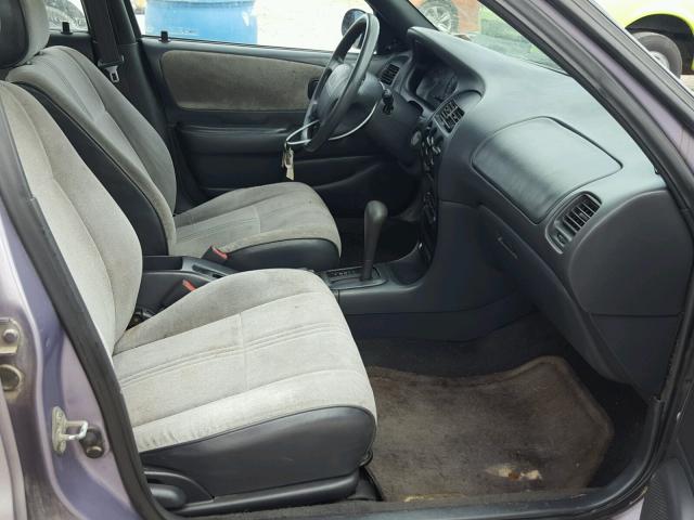 1Y1SK5261VZ419426 - 1997 GEO PRIZM BASE ნაცრისფერი ფოტო 5