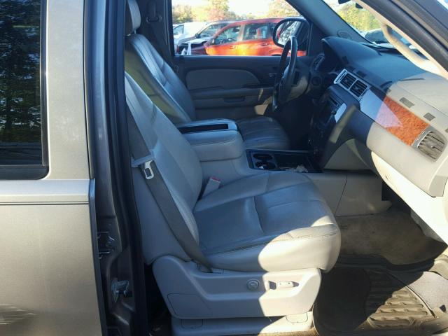 3GNFK12367G232620 - 2007 CHEVROLET AVALANCHE GRAY photo 5