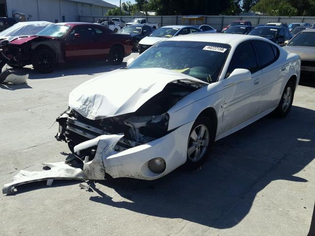 2G2WP552X81118932 - 2008 PONTIAC GRAND PRIX WHITE photo 2