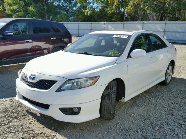 4T1BK3EK7AU601765 - 2010 TOYOTA CAMRY WHITE photo 2