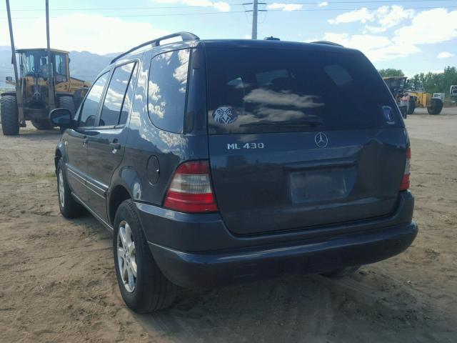 4JGAB72E51A267321 - 2001 MERCEDES-BENZ ML 430 蓝色 照片 3