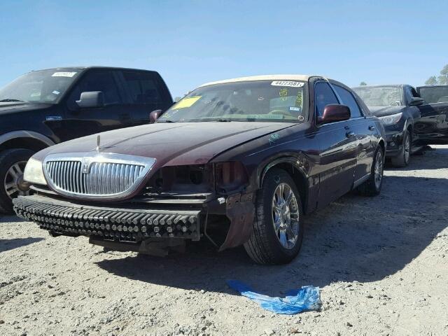 1LNHM81WX6Y604055 - 2006 LINCOLN TOWN CAR S BURGUNDY photo 2