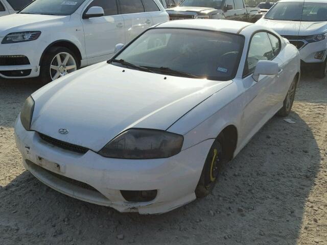 KMHHN65F15U154863 - 2005 HYUNDAI TIBURON GT WHITE photo 2