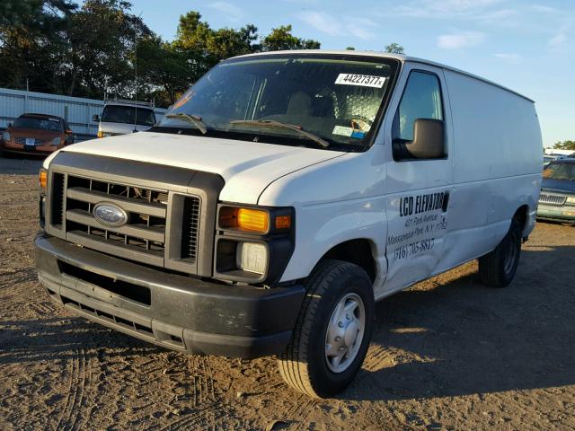 1FTSE3EL1BDA26567 - 2011 FORD ECONOLINE WHITE photo 2