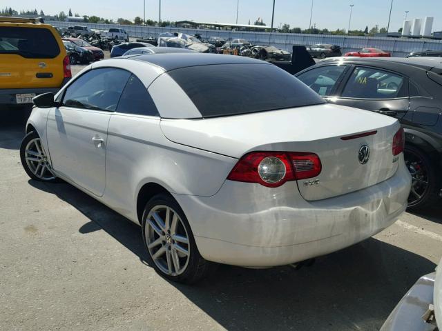 WVWFA71F39V012212 - 2009 VOLKSWAGEN EOS LUX WHITE photo 3