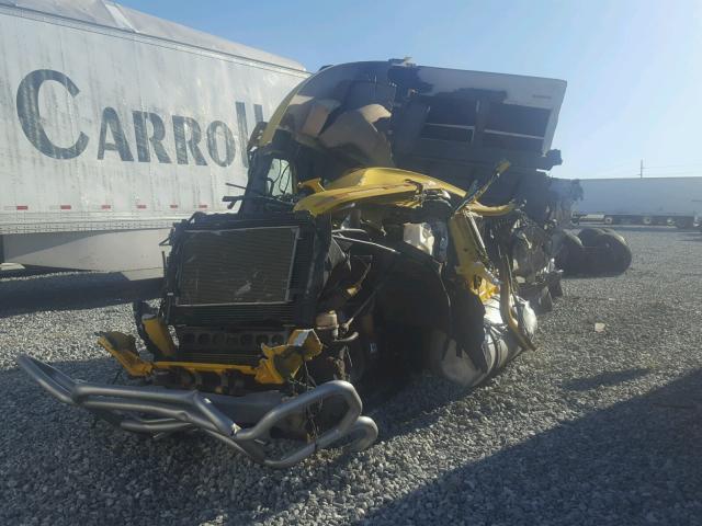 1FUJBBCK05LM69529 - 2005 FREIGHTLINER CONVENTION YELLOW photo 2