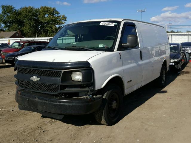 1GCHG35V161167426 - 2006 CHEVROLET EXPRESS G3 WHITE photo 2