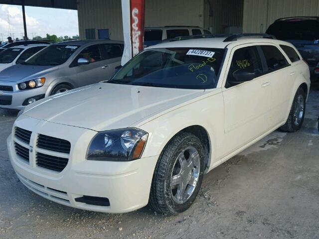 2D4FV48V45H526236 - 2005 DODGE MAGNUM SXT WHITE photo 2